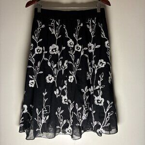 Black and White Floral Pattern Skirt L